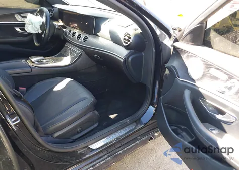 2020 Mercedes-Benz E 350 z USA, uszkodzony, nr VIN W1KZF8DB9LA812904